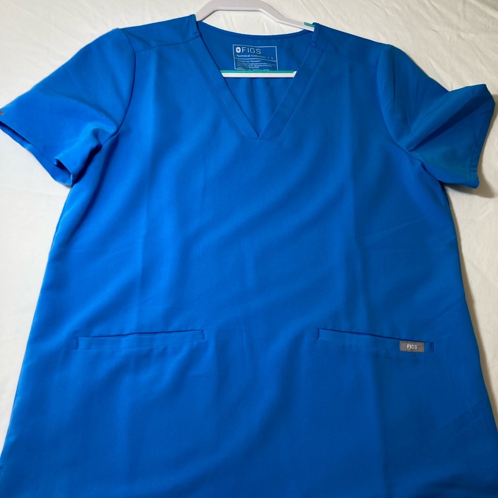 FIGS Capri Blue Ladies Scrub Top.  Never been worn!